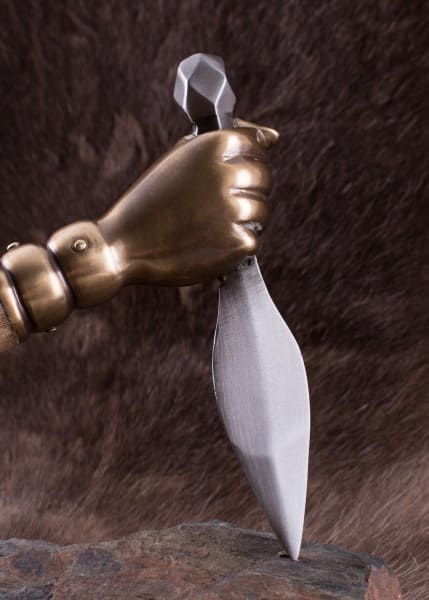 Imagen de Martillo de batalla con puño de daga, Alemán, siglo XVI 0406417200 parte de nuestra colección en Espadas y más, sitio oficial.