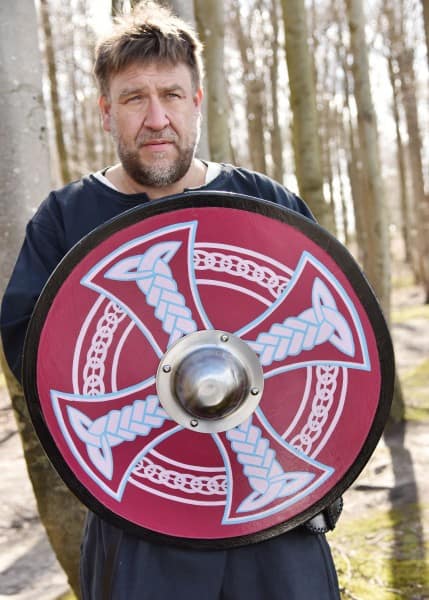Escudo vikingo con motivo de cruz celta, pintado a mano, 61 cm 1116003800 - Espadas y Más