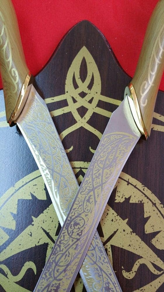 Cuchillos dobles de Légolas de acero inoxidable de El Señor de los Anillos como los del elfo de la película. Vendidos por Espadas y más