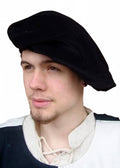 Imagen de 1202900402  Boina medieval de terciopelo parte de nuestra colección en Espadas y más, sitio oficial.