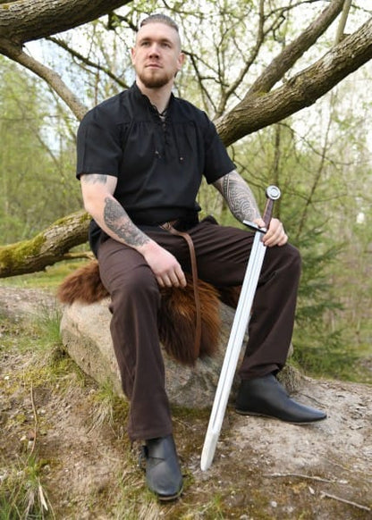 Imagen de Camisa medieval, manga corta, negra 1280005420 parte de nuestra colección en Espadas y más, sitio oficial.