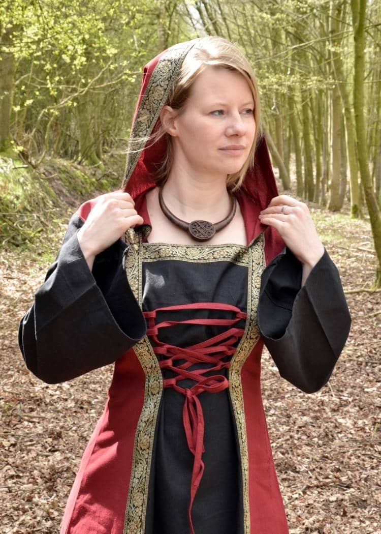 1280010300 Vestido medieval Eleanor con capucha - Espadas y Más