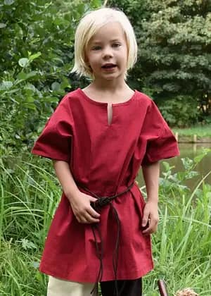 Imagen de Túnica medieval infantil Linus, de manga corta, natural o Rojo 1280012010 parte de nuestra colección en Espadas y más, sitio oficial.