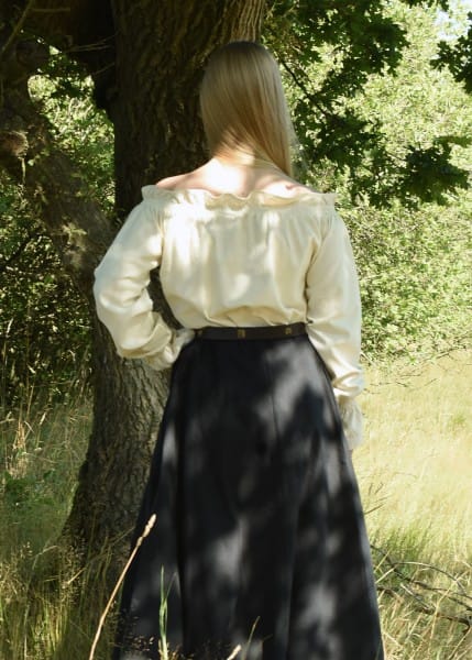 Imagen de Blusa medieval Carmen, Varios Colores 1280021710 parte de nuestra colección en Espadas y más, sitio oficial.