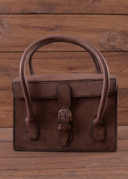 Imagen de Bolsa de cartucho de cuero, con asa 1616150001 parte de nuestra colección en Espadas y más, sitio oficial.