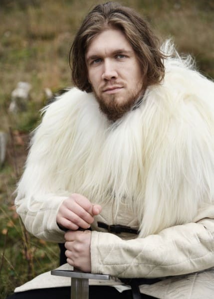 Shoulder Fur fabricado en piel de oveja nórdica, blanca 1680603013 - Espadas y Más