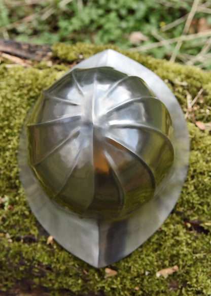 Casco Hervidor de agua borgoñón, siglo 15, acero de 1,6 mm 1716633616 - Espadas y Más