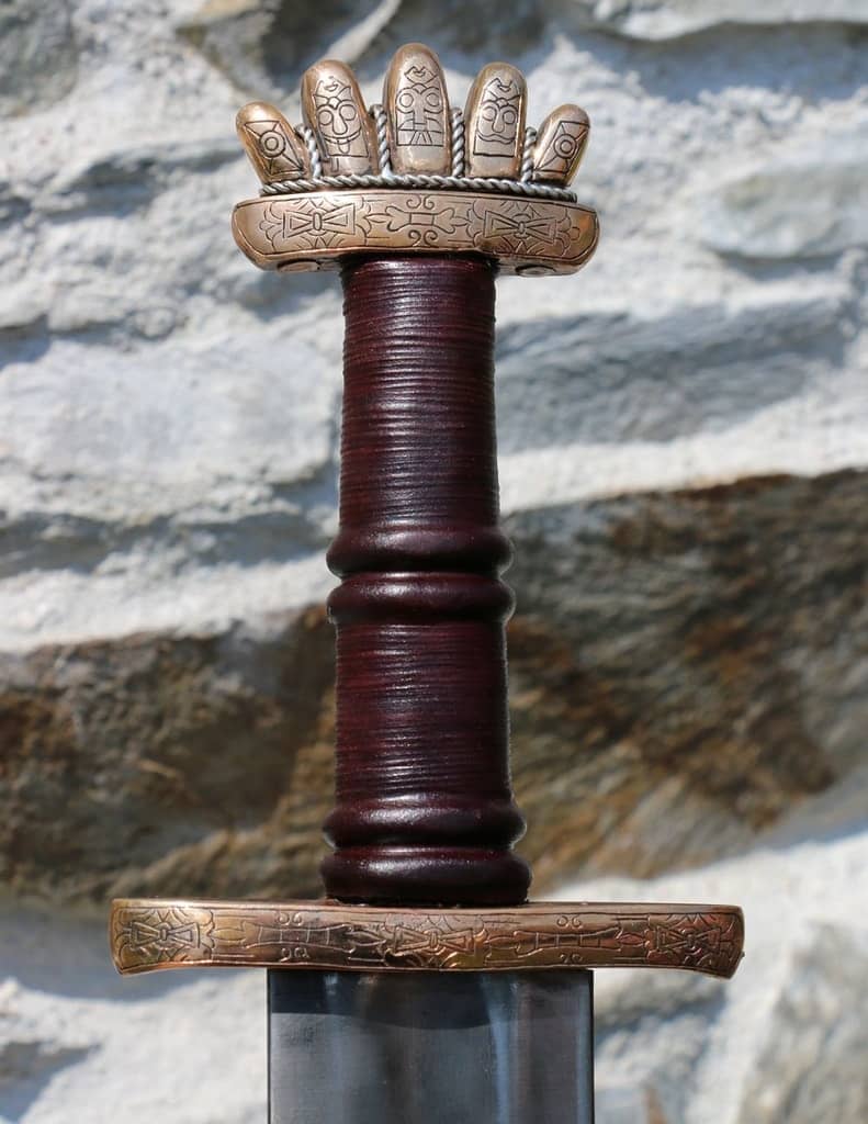 Espada vikinga Grom Petersen tipo O de bronce con hilo plateado VSW46 - Espadas y Más