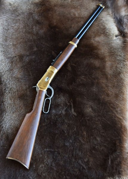 Rifle Mosquetón Winchester modelo 1892, 98 cm, accesorios de latón, réplica 2347106302 - Espadas y Más