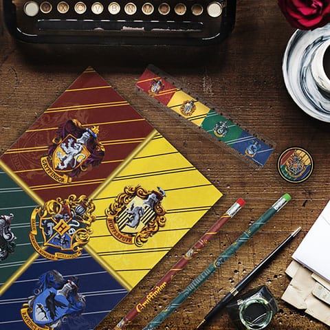 Set de papelería de casas de Hogwarts CR5110 - Espadas y Más