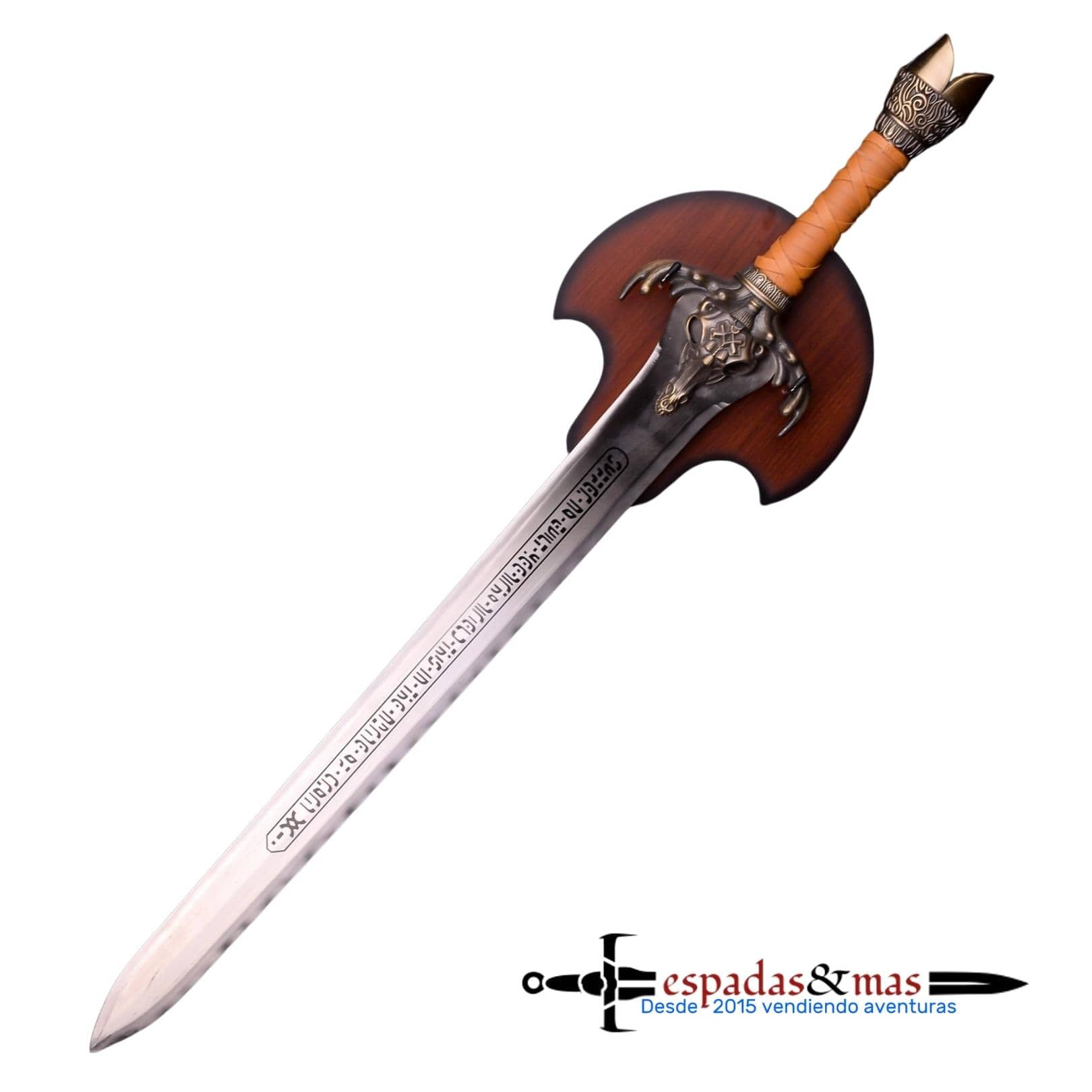 Espada del Padre de Conan El Bárbaro con detalle en la hoja y soporte color madera. Vendida por Espadas y más