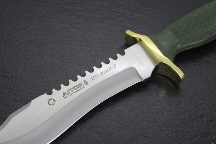 Imagen de Cuchillo Aitor Oso Blanco parte de nuestra colección en Espadas y más, sitio oficial.