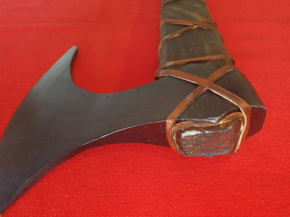 Imagen de Hacha de Ragnar Fabricación propia parte de nuestra colección en Espadas y más, sitio oficial.