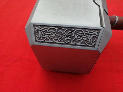 Imagen de Martillo de Thor Mjolnir de Metal parte de nuestra colección en Espadas y más, sitio oficial.