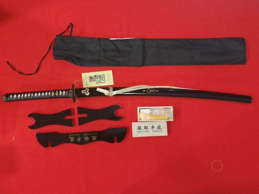 Katana funcional de Kill Bill de alta calidad con extras funda y expositor. Vendida por Espadas y más