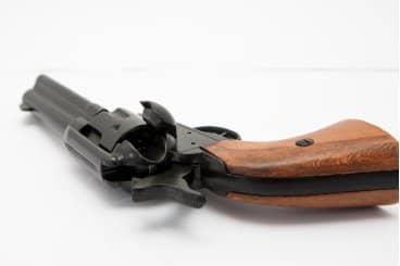Imagen de Revólver Peacemaker 4, Cal. 45  75, 1186G Réplica no funcional parte de nuestra colección en Espadas y más, sitio oficial.