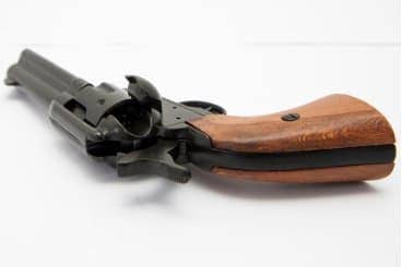 Imagen de Revólver  Peacemaker CAL.45 4,75", con 6 balas, 1-1186N, Réplica no funcional parte de nuestra colección en Espadas y más, sitio oficial.