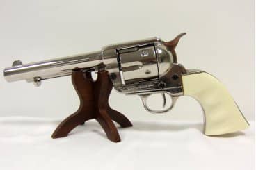 Imagen de Revólver Peacemaker CAL.45 5½", 1150 Réplica no funcional parte de nuestra colección en Espadas y más, sitio oficial.