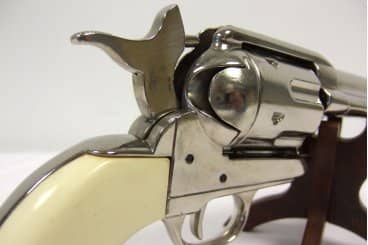 Imagen de Revólver Peacemaker CAL.45 5½", 1150 Réplica no funcional parte de nuestra colección en Espadas y más, sitio oficial.