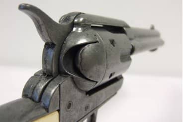 Imagen de Revólver Peacemaker CAL.45 5½", 1150 Réplica no funcional parte de nuestra colección en Espadas y más, sitio oficial.