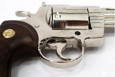 Imagen de Revólver Phyton 6", USA 1955, 6304 Réplica no funcional parte de nuestra colección en Espadas y más, sitio oficial.