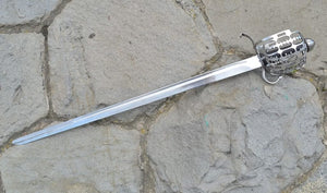 Imagen de Espada escocesa con empuñadura de cesta, réplica para uso práctico OSW41 parte de nuestra colección en Espadas y más, sitio oficial.