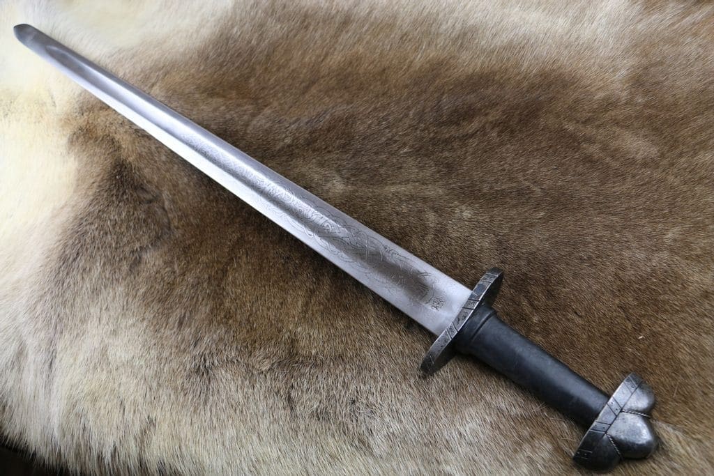 Espada vikinga Garth grabada y roma VSW75 - Espadas y Más