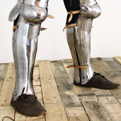 Imagen de Espinillera Medievales Avant acero parte de nuestra colección en Espadas y más, sitio oficial.