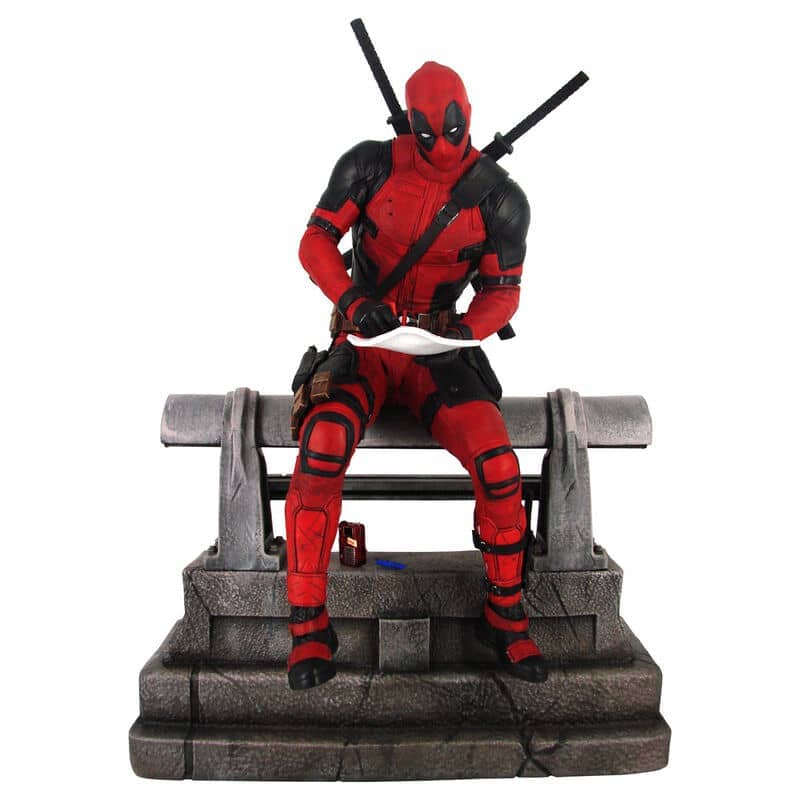 Estatua Deadpool Marvel Movie Premier 25cm - Espadas y Más