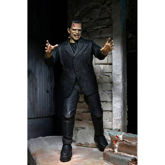 Figura Ultimate Frankenstein Monster Universal Monsters 18cm - Espadas y Más