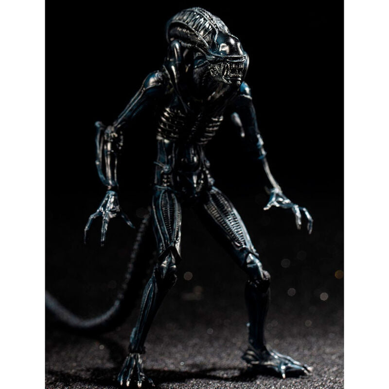 Figura Crouching Alien Warrior Aliens 10cm - Espadas y Más