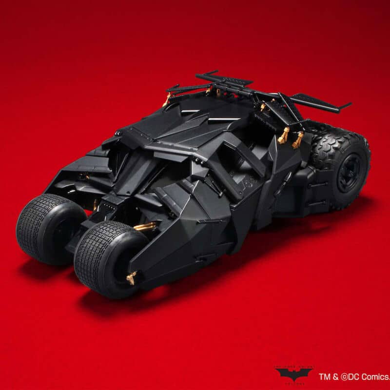 Coche Model Kit Batmobile Batman Begins DC comics 1/35 - Espadas y Más