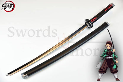 Katana de Tanjiro Kamado de Kimetsu No Yaiba (Demon Slayer) como la del anime desenvainada, con saya. Vendida por Espadas y más