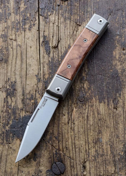 Navaja Bestman acero M390 con mango de carbono, olivo o madera dura de Lionsteel LS-BM1 - Espadas y Más