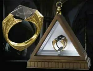 Imagen de Anillo Gaunt Horrocrux Lord Voldemort NN8177 parte de nuestra colección en Espadas y más, sitio oficial.