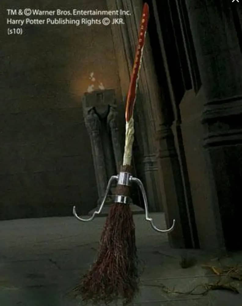 Escoba Saeta de fuego Harry Potter NN7536 - Espadas y Más