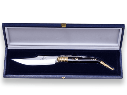 NAVAJA CLASICA JOKER NF12, "LA JOYITA", PARA COLECCIONISMO O REGALO, CACHAS EN ASTA DE BÚFALO CON INCRUSTACION DE MOSAICO MADREPERLA,VIROLA Y REBAJO DE LATÓN, HOJA ACERO INOX MOVA DE 14 CM DE LONGITUD. NF12 - Espadas y Más