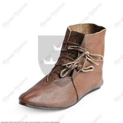 Bota baja lazados S. XIII-XIV lazados, Cuero Marrón - suela tachonada - Espadas y Más