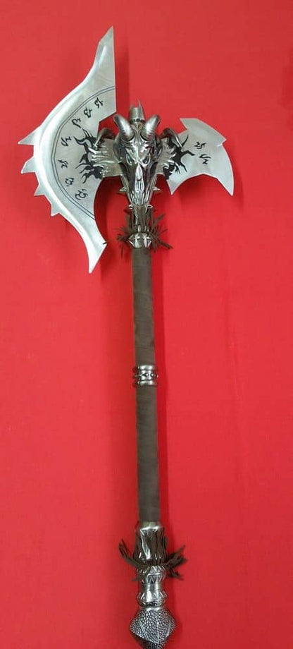 Imagen de Hacha World Of Warcraft Shadowmourne S0177 parte de nuestra colección en Espadas y más, sitio oficial.