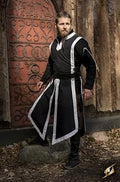 Imagen de TABARDO MEDIEVAL 300768 parte de nuestra colección en Espadas y más, sitio oficial.