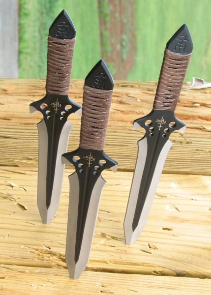 Juego de cuchillos de lanzar Hellhawk de 3 piezas - Kit Rae United Cutlery UC-KR0057 - Espadas y Más