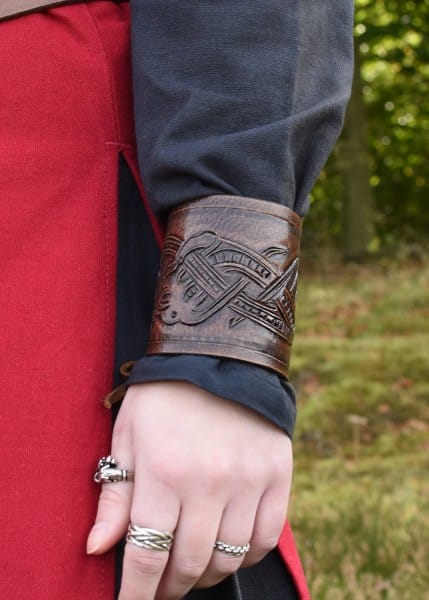 Protector de brazo de cuero con motivo de dragón, estilo Jelling, par, marrón oscuro ULF-LP-20 - Espadas y Más