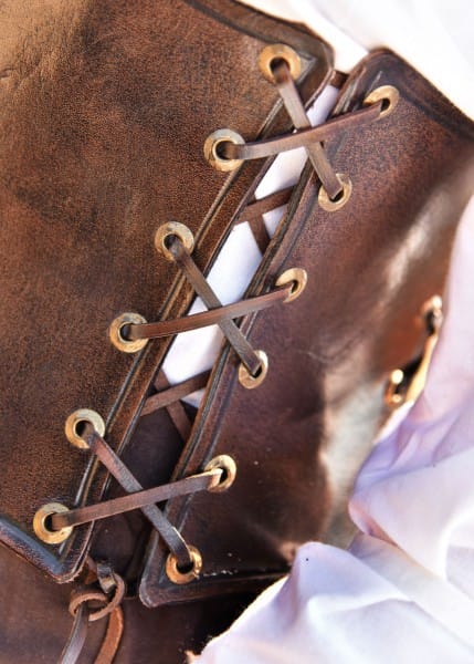 Imagen de Corpiño bajo el busto de cuero con cordones, marrón ULF-LP-27 parte de nuestra colección en Espadas y más, sitio oficial.